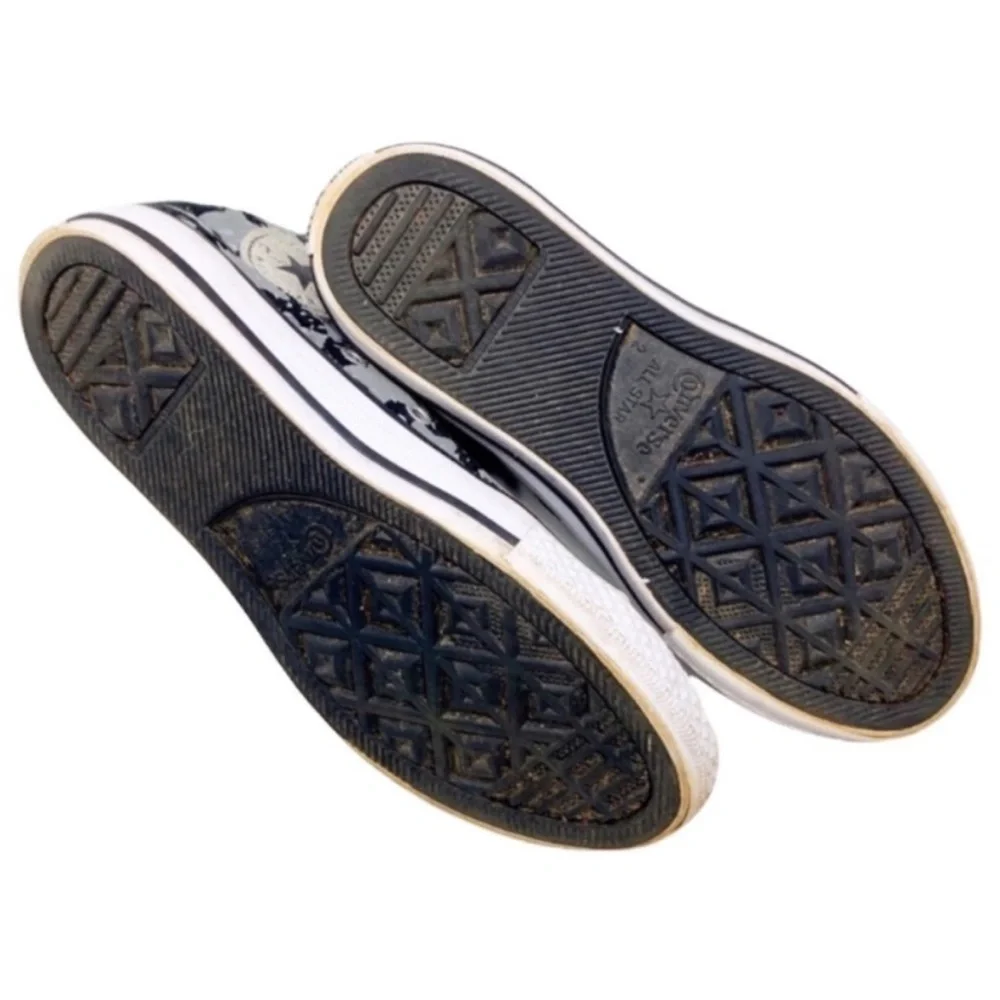 CONVERSE high top tennis shoes 2